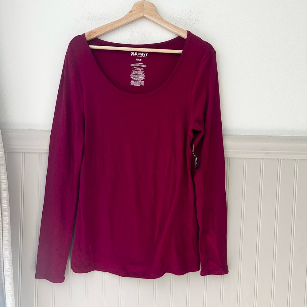 ⭐️ NEW Old Navy Women's Deep Red Long Sleeve Tee medium